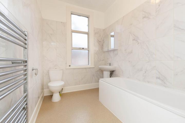 Large Apartment In Purpose Built Block Broadfield House, Broadhurst Gardens, West Hampstead